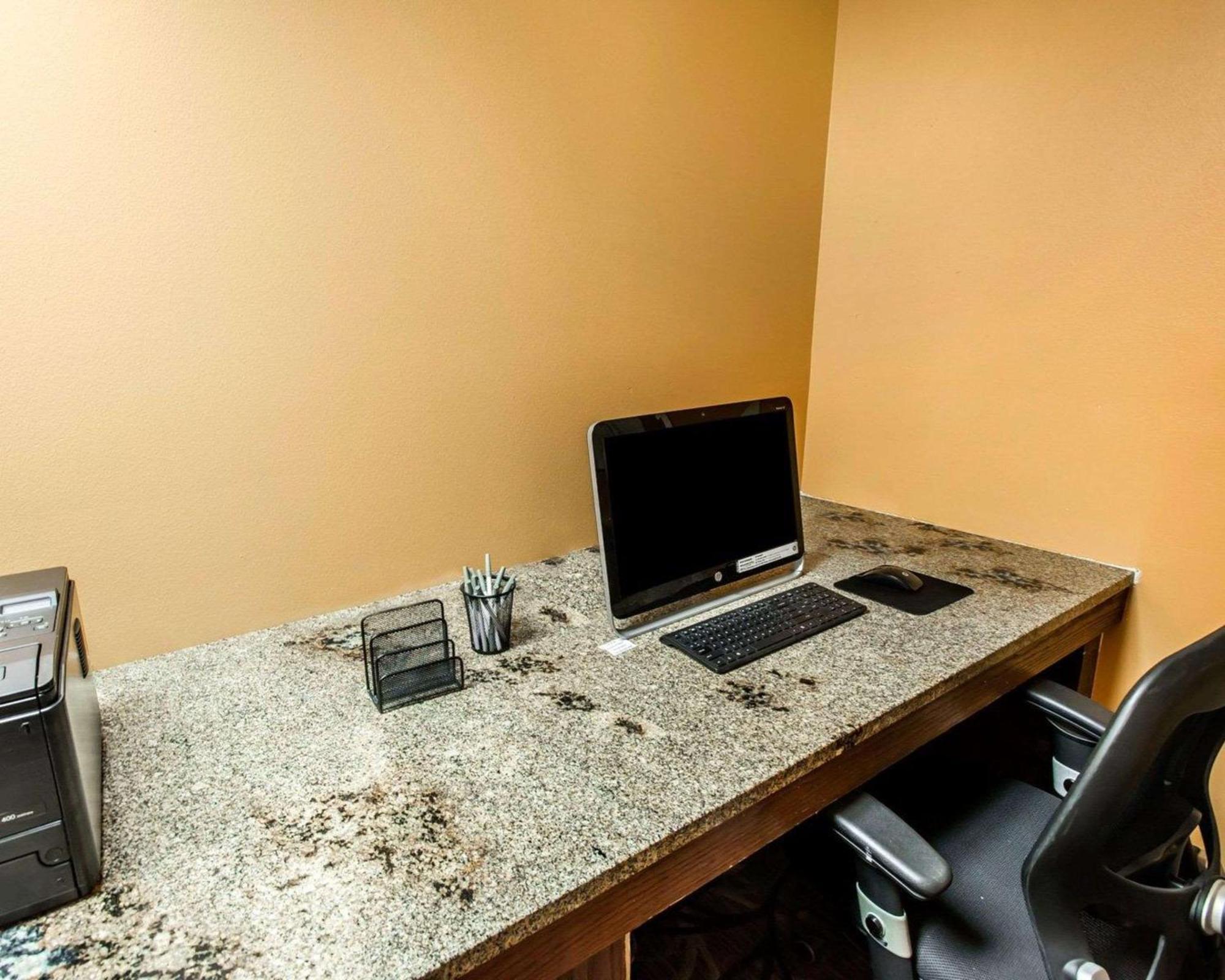 Quality Inn And Conference Center Greeley Downtown Ngoại thất bức ảnh
